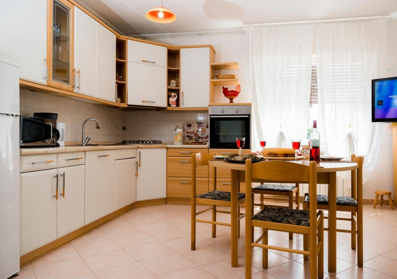 אומאג Apartment Dora מראה חיצוני תמונה